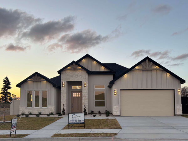 3125 N Adler
